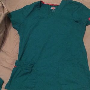 Dickies M women’s scrub top
